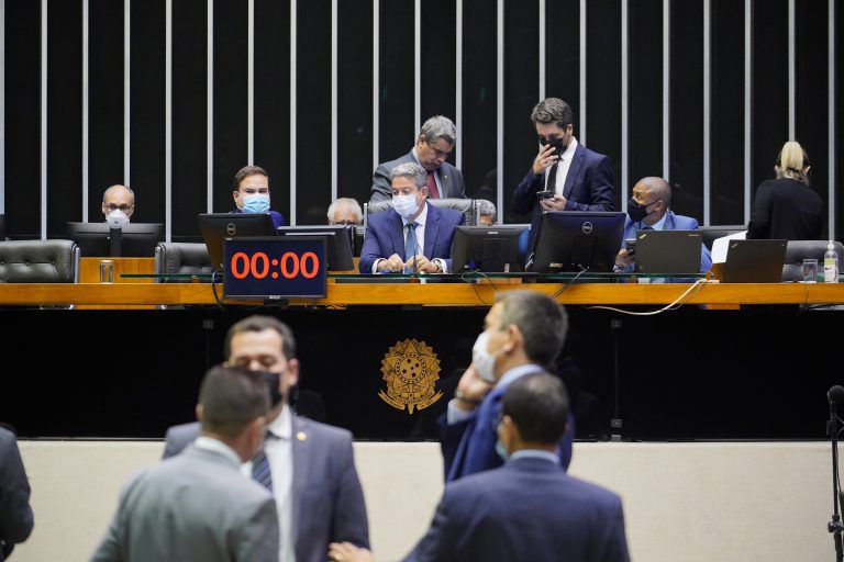 Câmara aprova valor fixo para cobrança de ICMS sobre combustíveis